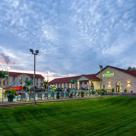 Wingate By Wyndham Wisconsin Dells Waterpark Hotel